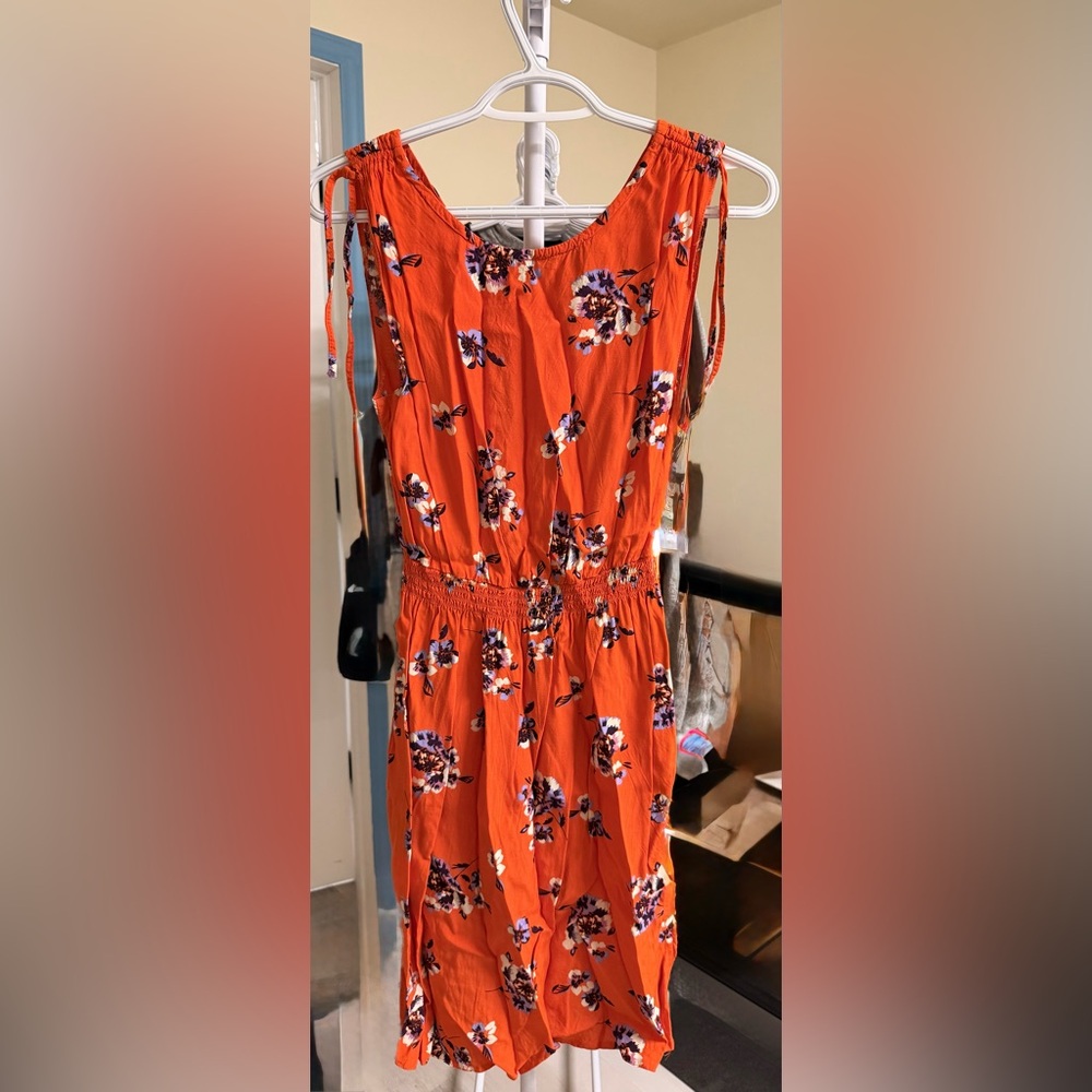💥BUNDLE DEAL💥
Buy any 3 dresses for $25
River Island Orange Floral Summer Dress